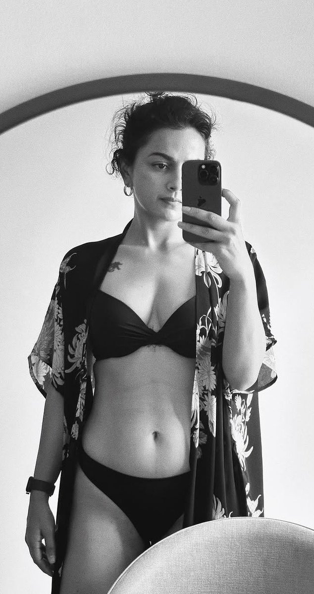 Guds0yuWQAAFEIT?format=jpg&name=medium