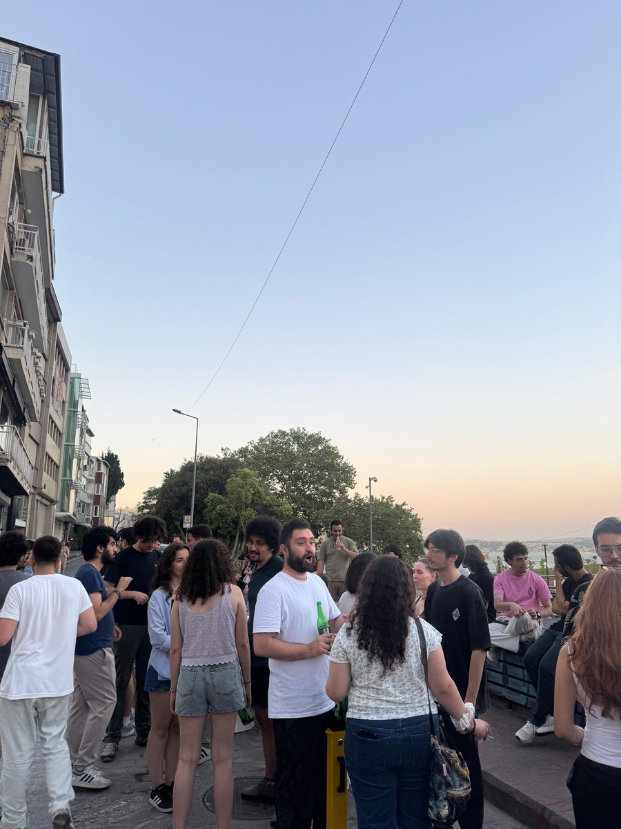 ITUblockchain's tweet image. Dün akşam @ETHGlobal Happy Hour İstanbul etkinliğine ev sahipliği yaptık. 🍸
Keyifli sohbetler ve güzel ikramlar eşliğinde harika bir akşam geçirdik. 🌉
Katılan herkese teşekkürler! 💜
