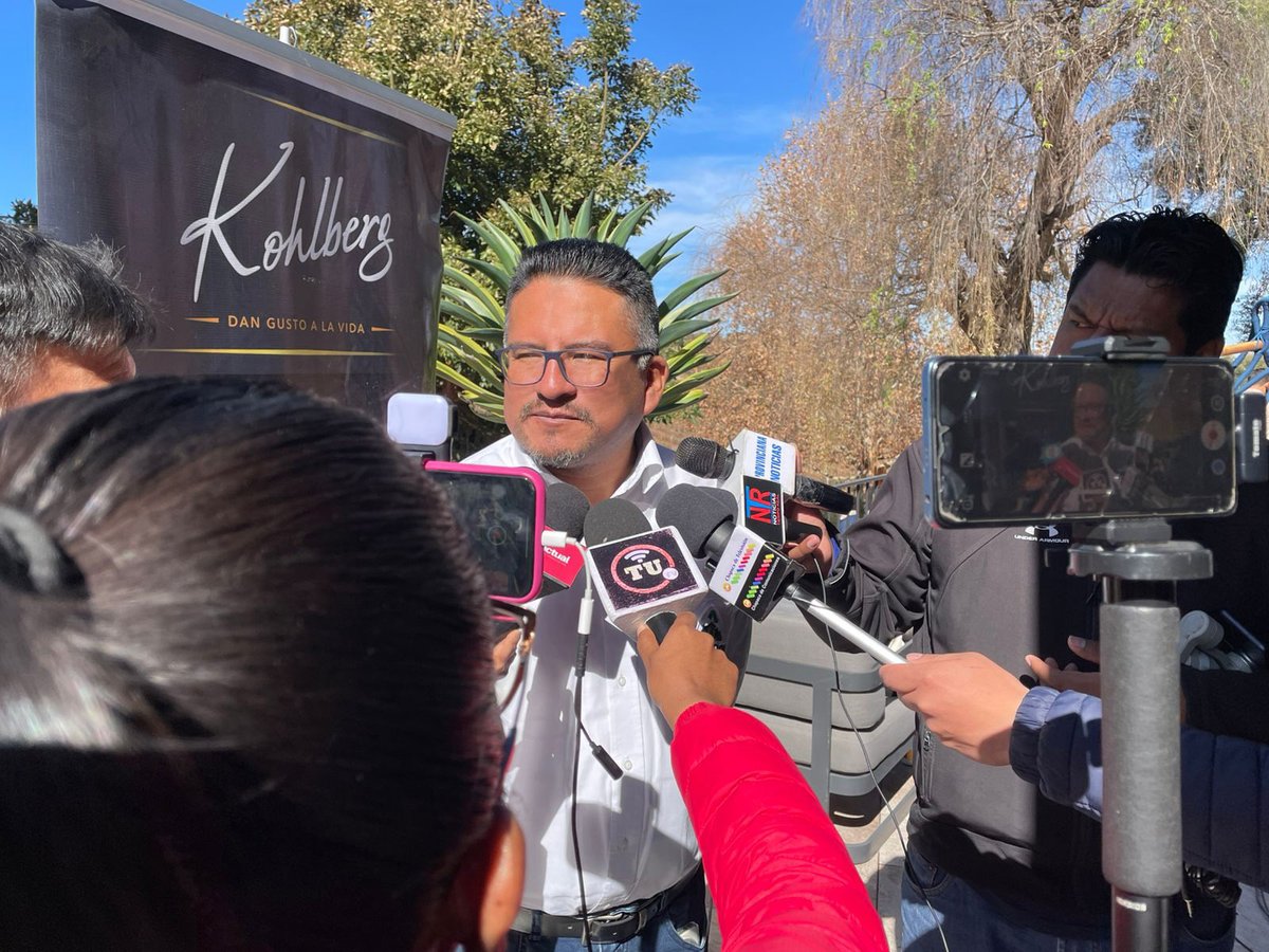 EnvasesB's tweet image. Durante esta jornada se llevó a cabo el acto de firma de acuerdo comercial con entre el #SEDEM, con la Empresa “Bodegas y Viñedos la Cabaña S.R.L”, para que #ENVIBOL garantice la previsión de 5,0 millones  de botellas con el “Sello Hecho en Bolivia” 🇧🇴 a Vinos Kohlberg .
