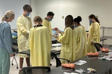 Ontario Hospital Association (@onthospitalassn) on Twitter photo A unique collaborative program at <a href="/uoftmedicine/">Temerty Medicine</a> & <a href="/WCHospital/">Women's College Hospital</a> aims to inspire future Indigenous health care talent through hands-on learning experiences such as simulation activities & traditional teachings from Elder-in-Residence Kawennanoron Cindy White: oha.com/news/inspiring… A unique collaborative program at <a href="/uoftmedicine/">Temerty Medicine</a> & <a href="/WCHospital/">Women's College Hospital</a> aims to inspire future Indigenous health care talent through hands-on learning experiences such as simulation activities & traditional teachings from Elder-in-Residence Kawennanoron Cindy White: oha.com/news/inspiring…