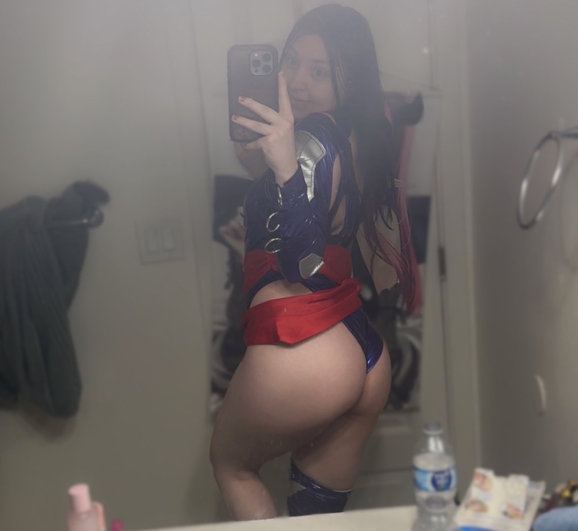 Psylocke from the back 😳