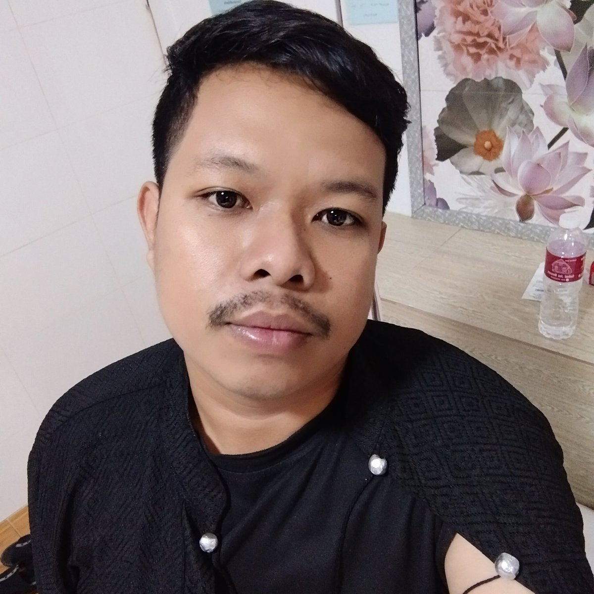 kham53650575's tweet photo. #NewProfilePic https://t.co/0a1DgSsrVu