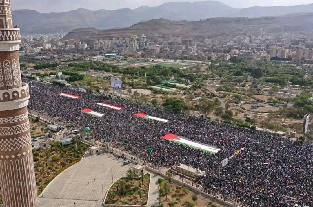 ميدان الوفاء ،ميدان النخوة ،ميدان المومنون..
ميدان السبعين في العاصمة اليمنية الأبية صنعاء اليوم ✌