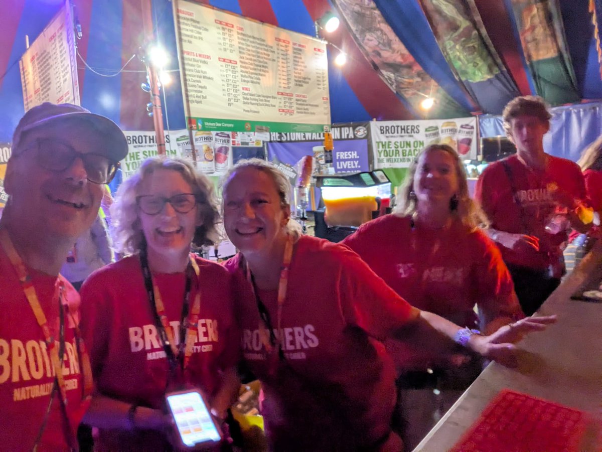 PutneyLabour's tweet image. It's all work and not much play down at Wood's Bar! If you're at #Glastonbury2025 pop in and say hello to our brilliant volunteers behind the bar.
#GlastonburyFestival