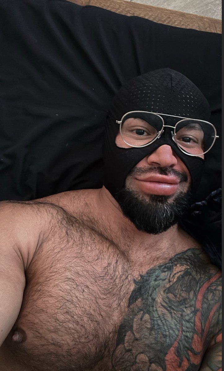 When you wanna be mysterious but you’re also blind 🤣