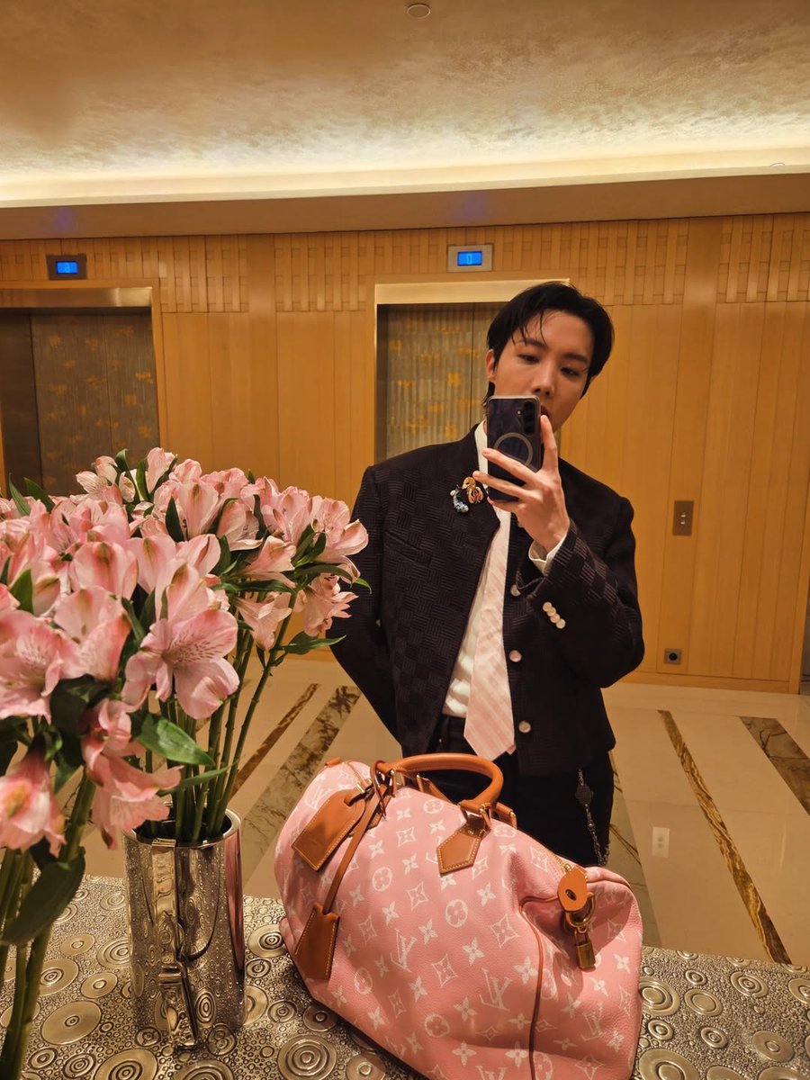 j-hope tweet media