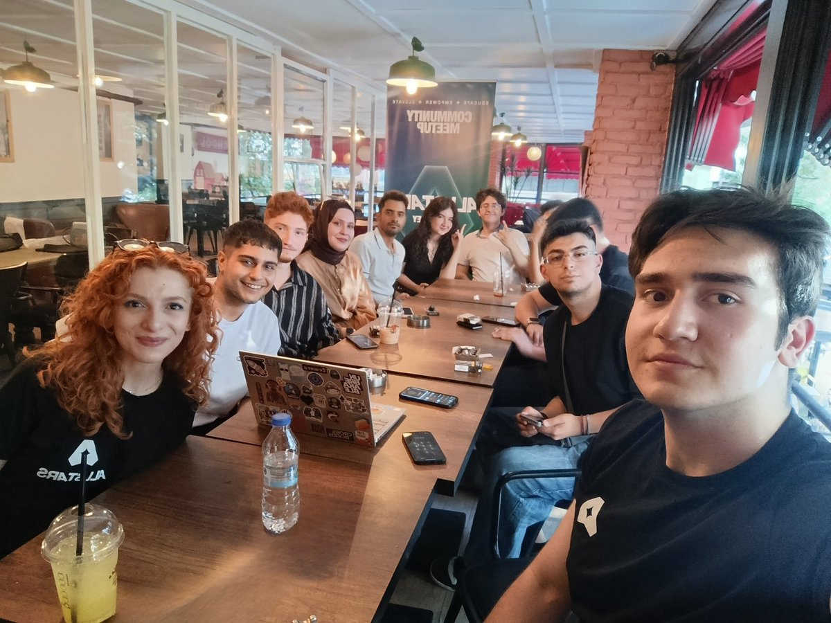 Bugün 10 farklı şehirde aynı anda #Allstars ve #Blockchain konuşuluyor. 🎉
#Ankara başladı. Diğerleri için beklemede kalın. 🥁
