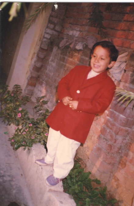 motivationd_vil's tweet photo. converted my old printed photos into digital ones...takes lot of time..missing childhood times...#childhood #oldtimes #early2000 #memories https://t.co/6JjLn7OFkT