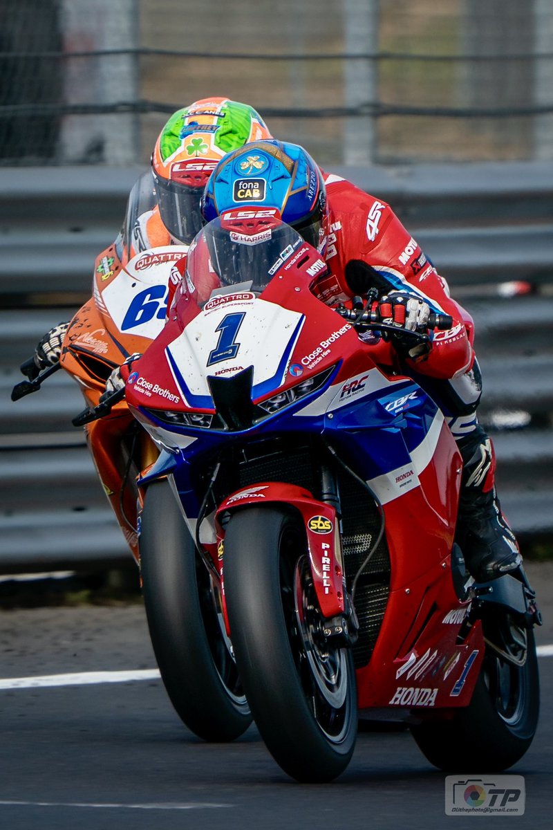 Close enough for you? <a href="/JackKennedy14/">Jack Kennedy ☘️</a> and <a href="/Rhys_irwin69/">Rhys Irwin</a> had one hell of a battle at <a href="/SnettertonMSV/">Snetterton Circuit</a> <a href="/OfficialBSB/">Bennetts British Superbike Championship</a>