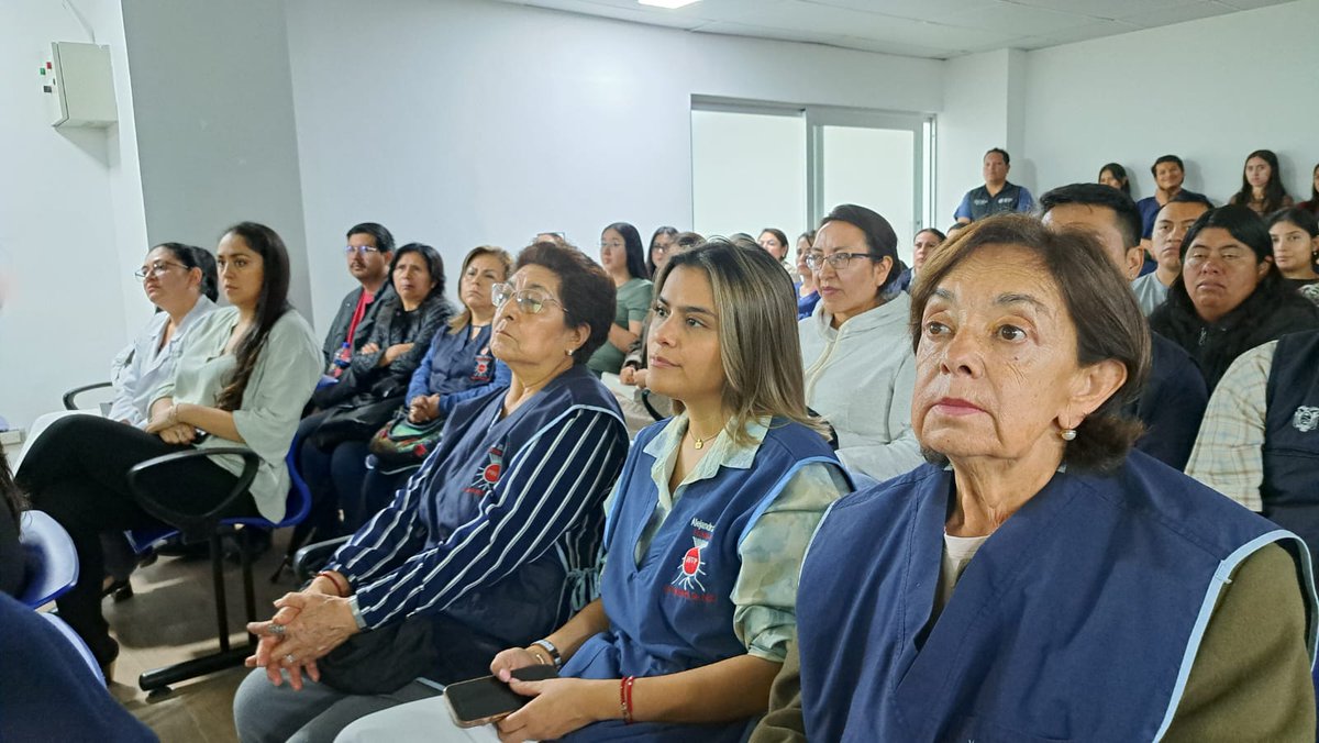 El Hospital General Isidro Ayora presenta su #RendiciónDeCuentas2024.Las autoridades de la institución informan sobre los principales avances y desafíos enfrentados en su compromiso con la salud y el bienestar de la comunidad.