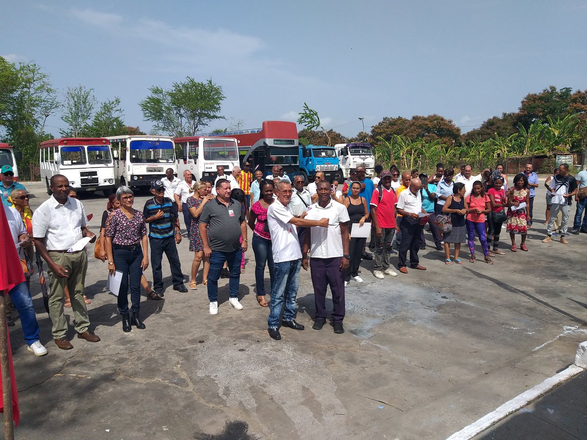 eptstgo's tweet image. En el día de hoy celebran los trabajadores de la Empresa Provincial de Transporte de Santiago de Cuba el acto provincial por el aniversario 54 del trabajador del transporte. Muchas felicidades a todos los trabajadores del sector...
#eptstgo
#SantiagoDeCuba