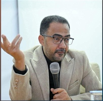 نعى سياسيون وصحفيون وأدباء وناشطون الشاعر والكاتب اليمني فؤاد الحميري، الذي وافته المنية اليوم الجمعة في أحد مستشفيات مدينة إسطنبول، عن عمر ناهز 47عاما، بعد صراع مرير مع المرض.
#فؤاد_الحميري
#فقيد_الوطن
#الهلال_باتوشكا 
#LoveIslandUSA