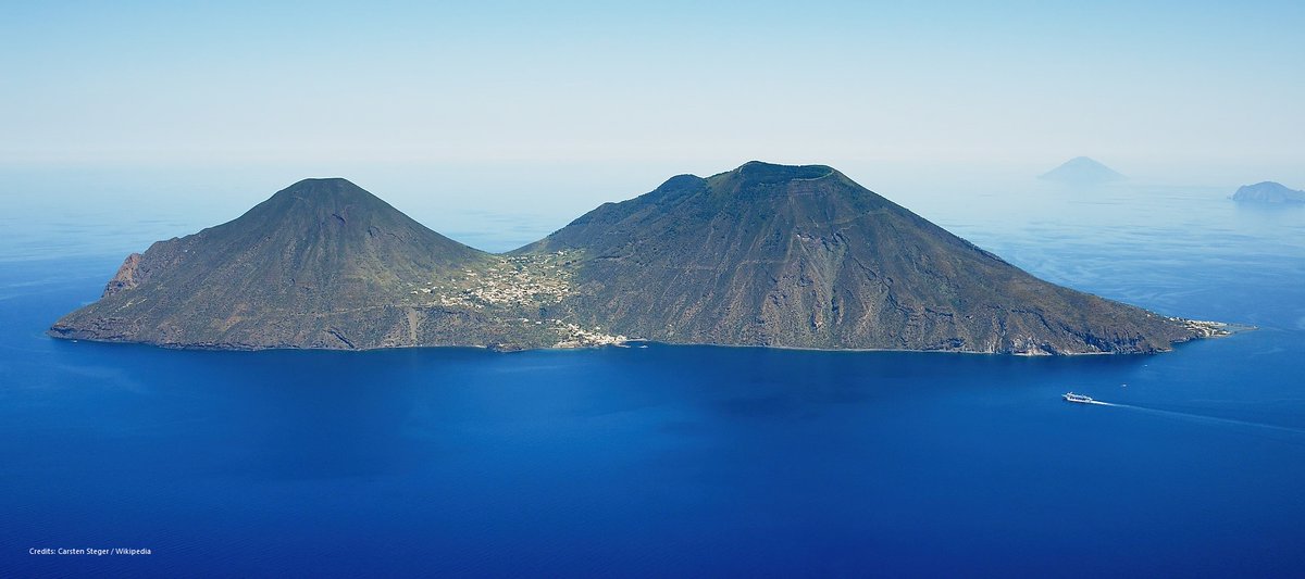 🇮🇹 Salina in Sicily is a "small island with a big personality," writes <a href="/NatGeo/">National Geographic</a>. "Salina is like stepping into a love story ... about the quiet beauty that slowly captures your heart. It’s the greenest of the Aeolian Islands."
nationalgeographic.com/travel/article…