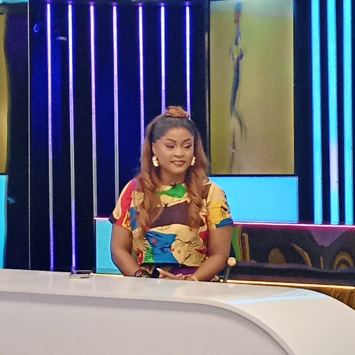 La talentueuse et rayonnante @MIMIE au charisme incontestable, est en direct de C'Comment.

📺 Allumez vos écrans pour vivre son passage en direct. 

#CComment
#Canal2international
