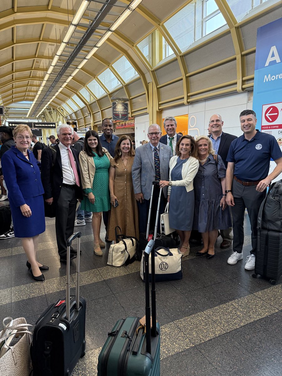 Someone asked me this week when was the last time the Michigan delegation was actually in the same room together. 

I said, you mean besides the House chamber? Probably the airport 😅