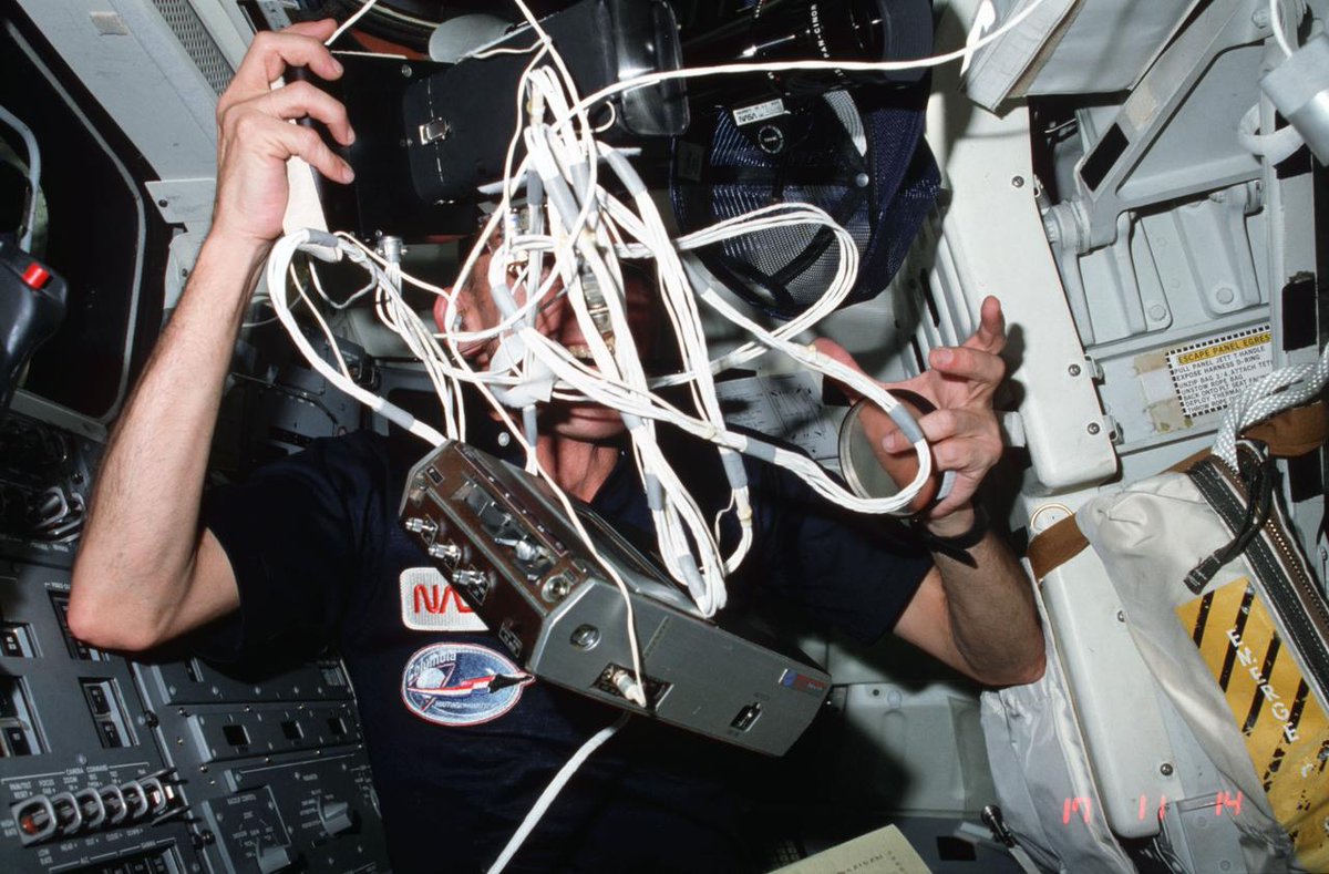 Untangling the mysteries of our planet 🌏 

STS-4, launched #OTD in 1982, was the final test flight of the space shuttle Columbia. As part of the mission, commander T.K. Mattingly used this camera (after untangling the cord) to record lightning strikes ⚡ on Earth. 

Scientists