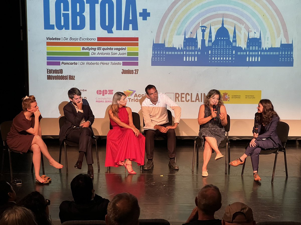 🇭🇺 Desde Budapest, orgullosas y orgullosos de lo que somos y lo que representamos.

El trabajo desde España en materia LGTBI+ es faro para el resto de Europa. 

🏳️‍🌈 Sigamos luchando por una Europa diversa y progresista.