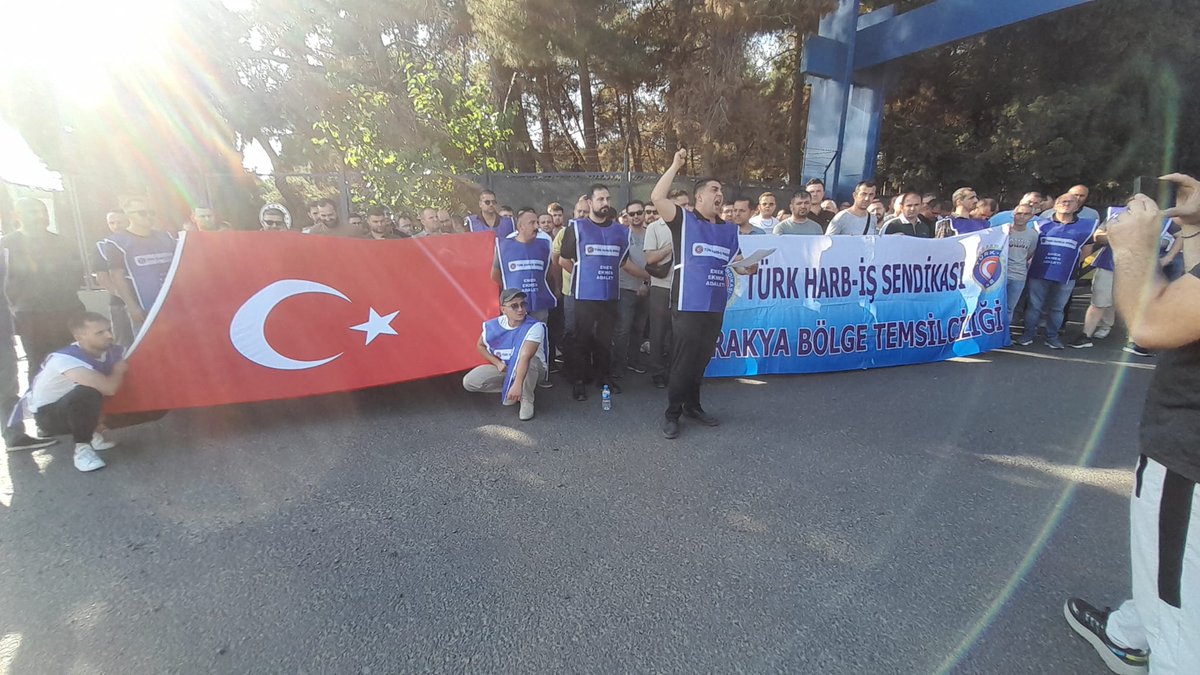 GEÇİNEMİYORUZ, SUSMUYORUZ, GERİ ADIM ATMIYORUZ! 

#msbiscisihakkiniistiyor
#kamuişçisihakkınıistiyor
