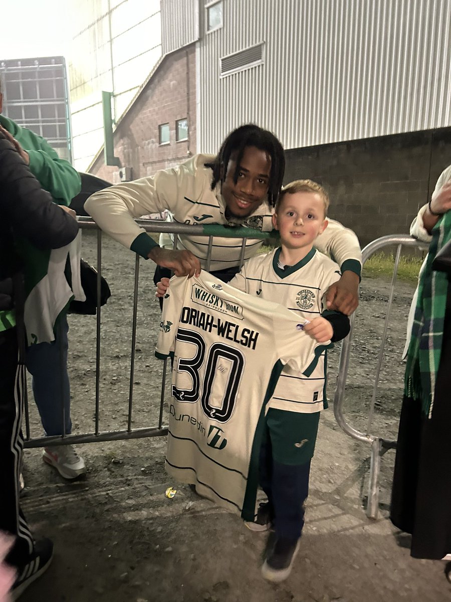 LewisMckinnon2's tweet photo. Archie is absolutely gutted too hear that Nathan has left hibs he has had such a lot of time for Archie since the Easter camp  and  time he done the mascot thank you for given my son so many happy memories and a lot more confidence. Archie says good luck and thank you💚⚽️ https://t.co/7Wen7vdXun