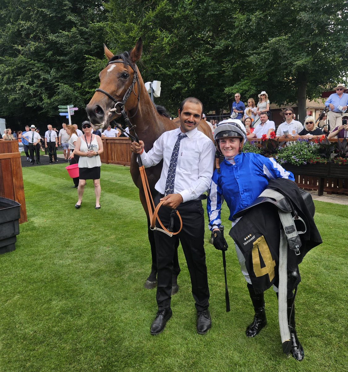 Richard Hughes (@rhughesracing) on Twitter photo 🥇🏆MOOD QUEEN 🏆🥇
Wins the 5.40pm at Newmarket - British EBF Fillies’ Novice Stakes (GBB Race)
Ridden by <a href="/HollieDoyle1/">Hollie Doyle</a>
Congratulations to winning owner Mr Jaber Abdullah 🎉🥇 🥇🏆MOOD QUEEN 🏆🥇
Wins the 5.40pm at Newmarket - British EBF Fillies’ Novice Stakes (GBB Race)
Ridden by <a href="/HollieDoyle1/">Hollie Doyle</a>
Congratulations to winning owner Mr Jaber Abdullah 🎉🥇