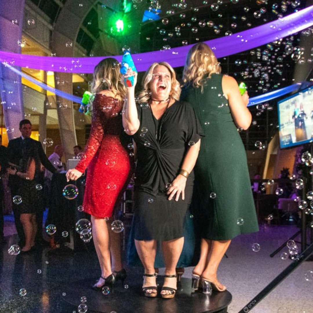 OhMy360PhotoBth's tweet image. Life’s too fun for flat photos. 🎡📸 Our 360 booth captures your joy from every angle—because memories should be as dynamic as you are. #SpinItToWinIt