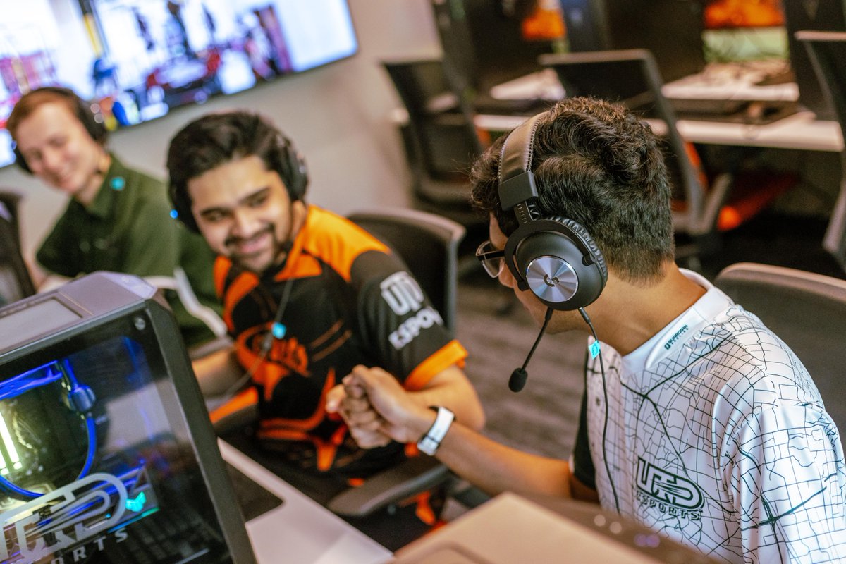 Future Comets tweet media