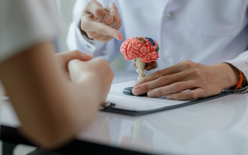 June is Migraine and Headache Awareness Month. The Queen’s Headache and Facial Pain Center offers more options than ever for migraine care. Start by tracking your symptoms. Learn more about migraine care and your treatment options today: queens.org/services/neuro…