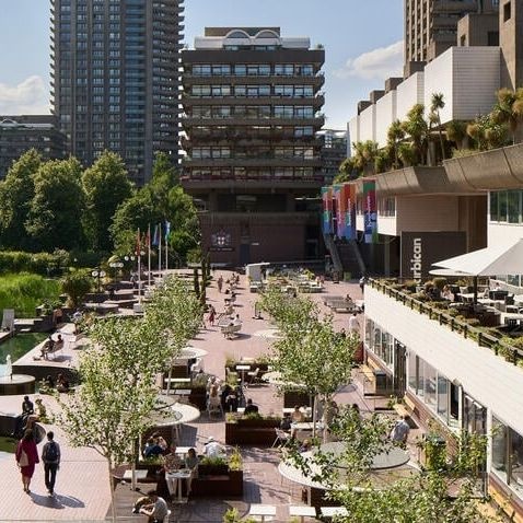 🎭  In conversation with Overseas Journal Editor, interim CEO David Farnsworth reflects on the Barbican’s dual identity as both a global cultural powerhouse and a civic space rooted in community. Read the full interview: l8r.it/t0rR 

@barbicancentre 
#BarbicanCentre