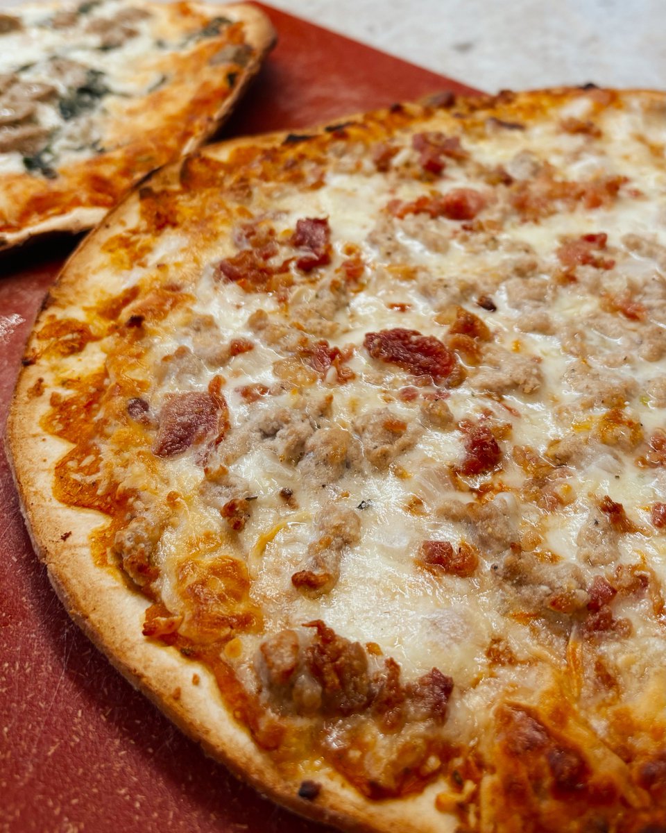 Dogtownpizzas's tweet image. Dogtown Pizza: born in St. Louis, made with love, and always ready to steal the spotlight in your freezer. 🍕💥 

#DogtownPizza #StLouisStyle #FrozenButFierce #PizzaLovers #FrozenPizza #STLFoodie #InPizzaWeCrust