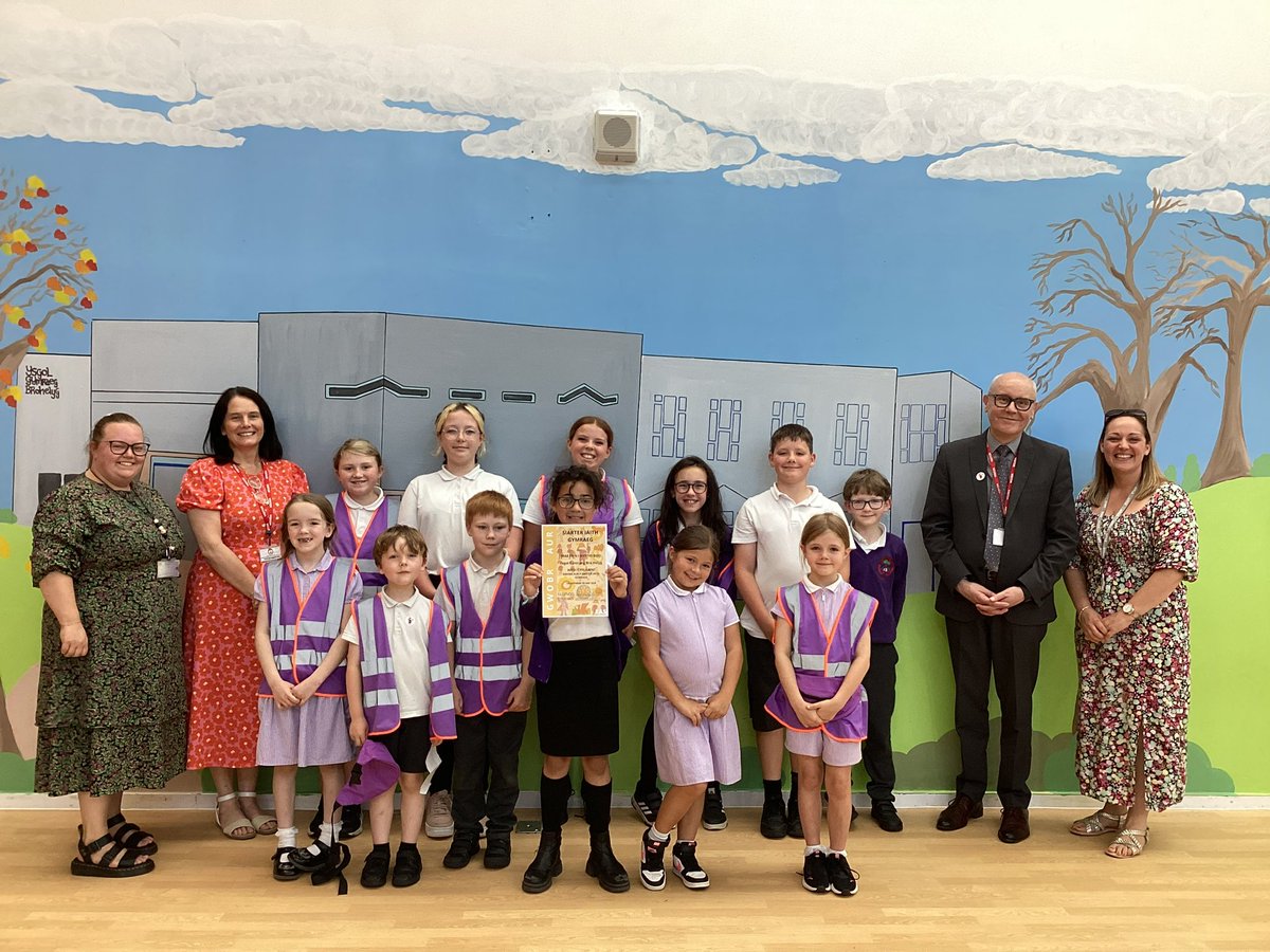 Bro_Helyg (@bro_helyg) on Twitter photo π Llongyfarchiadau enfawr iβr Criw Cymraeg! π
Diolch am eich gwaith caled a brwdfrydedd dros yr iaith Gymraeg. Rydyn niβn falch iawn o ennill y Wobr Euraidd Siarter Iaith! π₯
#CriwCymraeg #SiarterIaith #siarteriaithbrohelyg <a href="/EAS_Cymraeg/">Cefnogi'r Gymraeg</a> <a href="/YGTredegar/">Ysgol Gymraeg Tredegar</a> π Llongyfarchiadau enfawr iβr Criw Cymraeg! π
Diolch am eich gwaith caled a brwdfrydedd dros yr iaith Gymraeg. Rydyn niβn falch iawn o ennill y Wobr Euraidd Siarter Iaith! π₯
#CriwCymraeg #SiarterIaith #siarteriaithbrohelyg <a href="/EAS_Cymraeg/">Cefnogi'r Gymraeg</a> <a href="/YGTredegar/">Ysgol Gymraeg Tredegar</a>