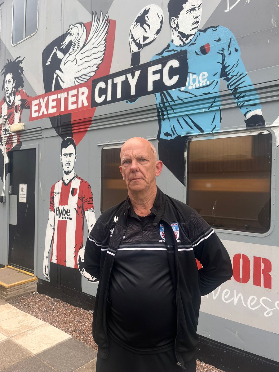 Thank you to Andy Webb and Maurice Beckenham, who officiated Wednesday’s Delvin Memorial Cup and kindly donated their match fees to the Delvin Memorial ❤️

You can donate to the fund and find out more here ➡️ gofund.me/5b89b0ab

#ECFC #SemperFidelis