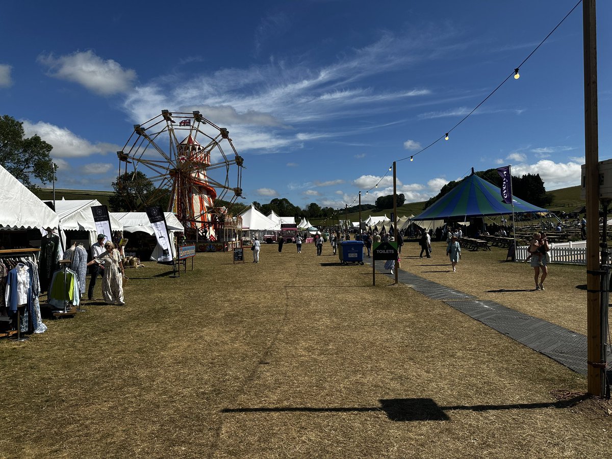 GetHistory's tweet image. What a glorious start to the weekend here at @ChalkeFestival. So many good speakers, so many entertaining performances, so much engaging living history. And it’s only Friday!