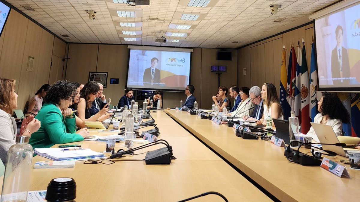 apciagencia's tweet photo. 📢#𝐀𝐏𝐂𝐈 participó hoy en la 𝐑𝐞𝐮𝐧𝐢𝐨́𝐧 𝐝𝐞𝐥 𝐂𝐨𝐧𝐬𝐞𝐣𝐨 𝐈𝐧𝐭𝐞𝐫𝐠𝐮𝐛𝐞𝐫𝐧𝐚𝐦𝐞𝐧𝐭𝐚𝐥 del Programa Iberoamericano para el Fortalecimiento de la #𝐂𝐨𝐨𝐩𝐞𝐫𝐚𝐜𝐢𝐨́𝐧 𝐒𝐮𝐫-𝐒𝐮𝐫 (#PIFCSS), realizado en la sede de #𝐒𝐄𝐆𝐈𝐁, España. https://t.co/p37GqExPeI