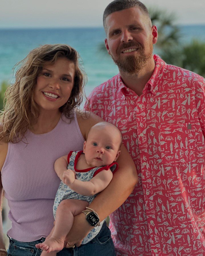Caleb Carbine (@coach_carbine) on Twitter photo Happy Anniversary to the Best Wife and Momma in the business!! <a href="/laurabeth_h/">Laura Beth Carbine</a> #5Years Happy Anniversary to the Best Wife and Momma in the business!! <a href="/laurabeth_h/">Laura Beth Carbine</a> #5Years
