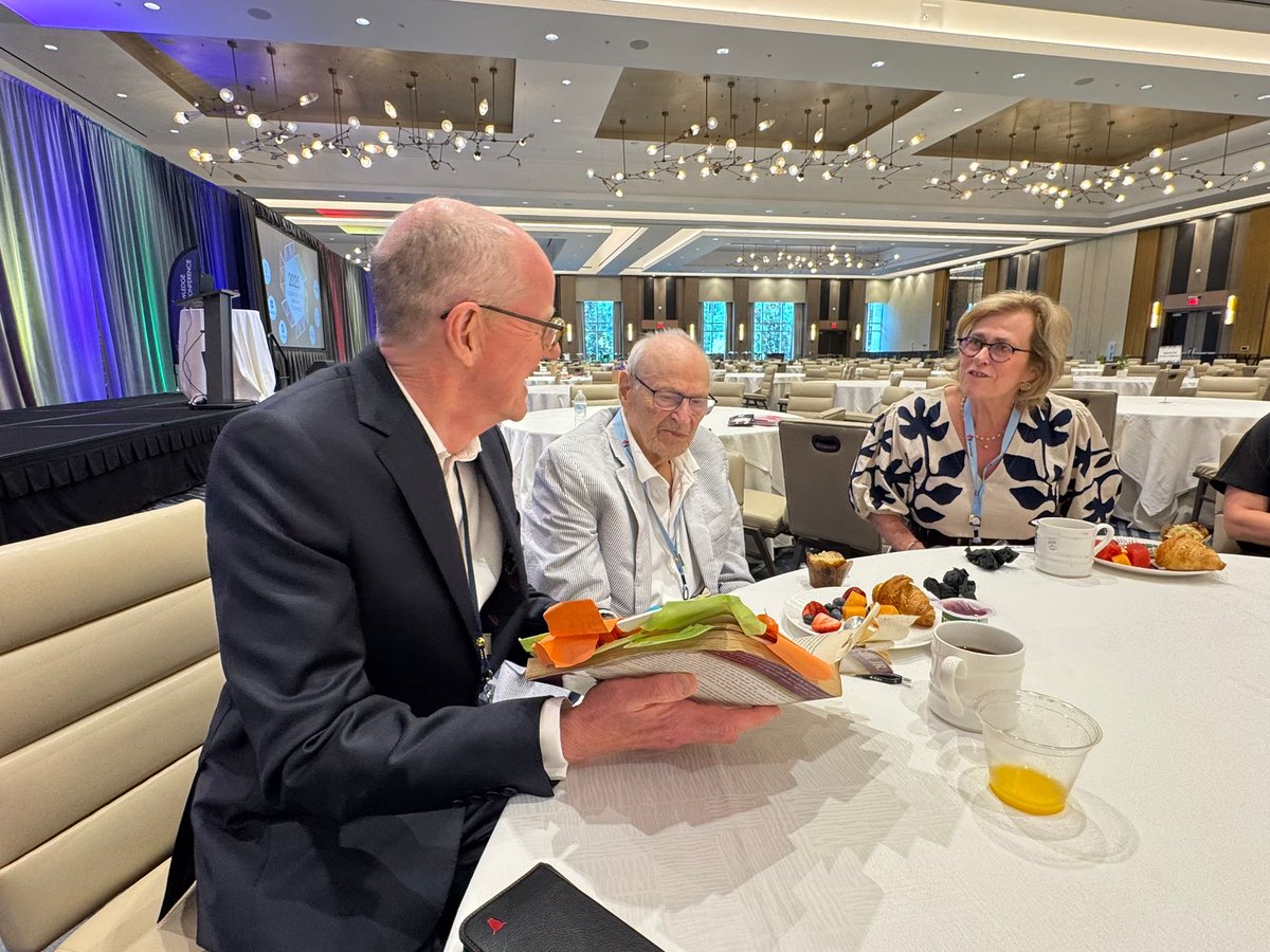 Nick Gibb (@nickgibbuk) on Twitter photo OK, just two more photos of me and E. D. Hirsch, then Iāll stop. ā¦<a href="/ckschools/">Core Knowledge Foundation</a>ā© OK, just two more photos of me and E. D. Hirsch, then Iāll stop. ā¦<a href="/ckschools/">Core Knowledge Foundation</a>ā©