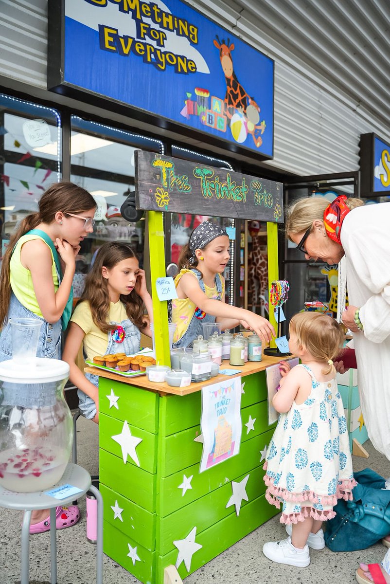 Art on the Street 2025 photos are now live on Facebook 🎨

Thanks again to all who came out and participated! For all AOTS 2025 photos, visit  m.facebook.com/media/set/?van…