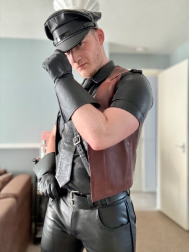 MasterSpence96's tweet image. I just received Good Gift via Throne. Good pig, $end more! throne.com/masterspence96 #Wishlist #Throne