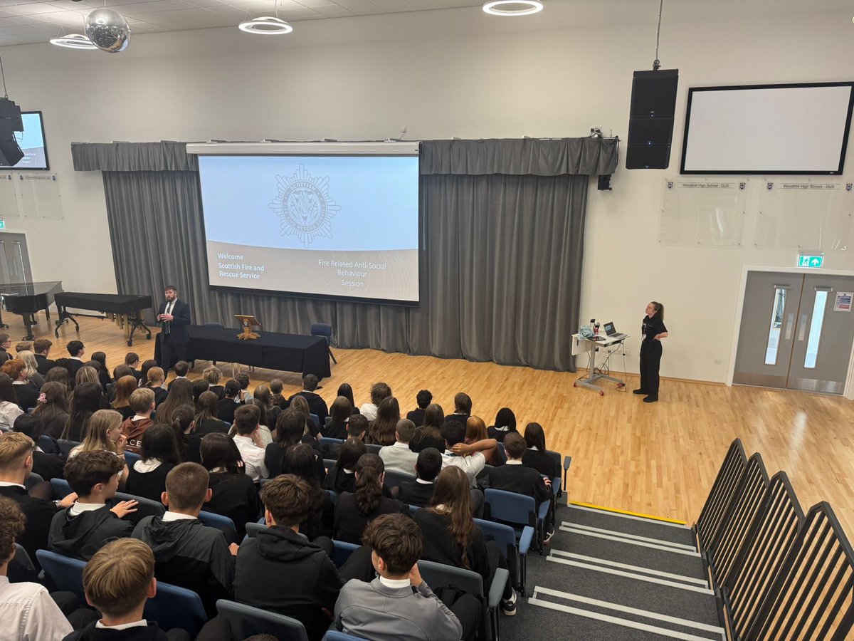 PSOSDunfermline's tweet image. This week, #Dunfermline community officers have carried out assembly inputs at local High Schools alongside colleagues from @fire_scot covering all matters relating to Antisocial Behaviour. Stay safe, be responsible and have a great summer break! #SaferDunfermline #StaySafe