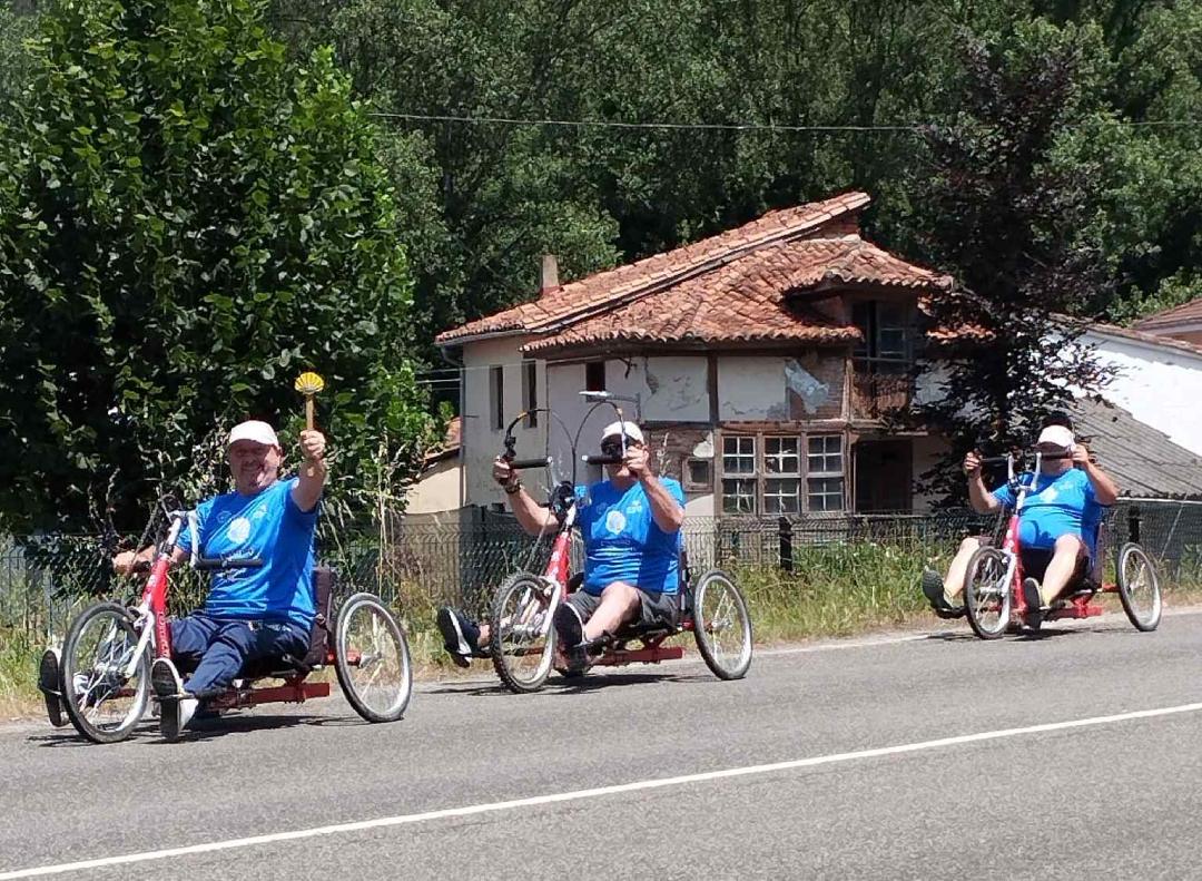 Aptaa_Asturias's tweet photo. Camino Primitivo Non Stop 2025, etapa #grau #HandBike #DeporteAdaptado #DeporteInclusivo #deporteESsalud #CaminoPrimitivoNonStop #CaminoNonStop #BuenCamino #Peñaflor #Grado
#aptaa #asturiasadaptada #asturiasaccesible #turismoadaptado #asturiasparaisonatural #deporteadaptado https://t.co/1QHd62YZVV