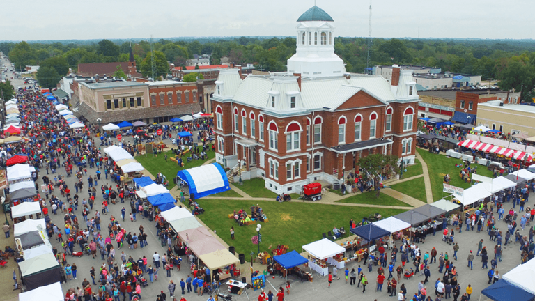 Congratulations to Versailles’ Old Tyme Apple Festival for being named the grand prize winner of Cenex’s national Hometown Throwdown competition.

See you at the festival October 4-5. 🍎 Read more: bit.ly/45LT7eq