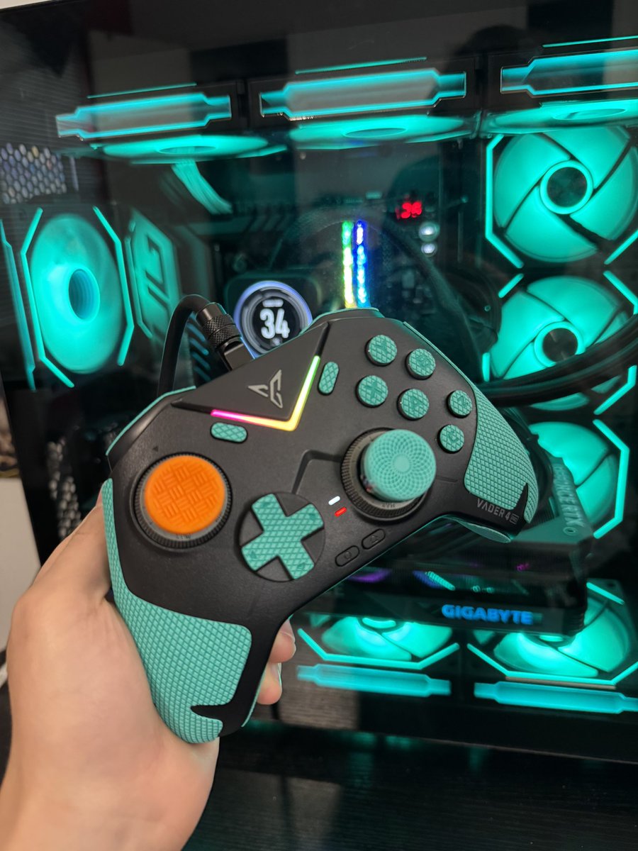 kobesetic's tweet image. Xbox controllers are the new wave 🌊