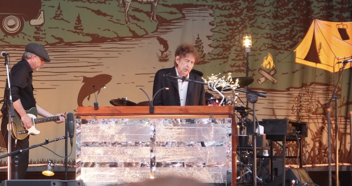 the_daily_dylan's tweet photo. The 4th show of the 2nd leg of the Outlaw Tour took place in Franklin, TN-a city Dylan had never performed in before. That changed in 2025, and in the spirit of the occasion, a new song made its way into the set: “The Times They Are A-Changin’” - first time played live since 2009 https://t.co/uk4U7XxurA