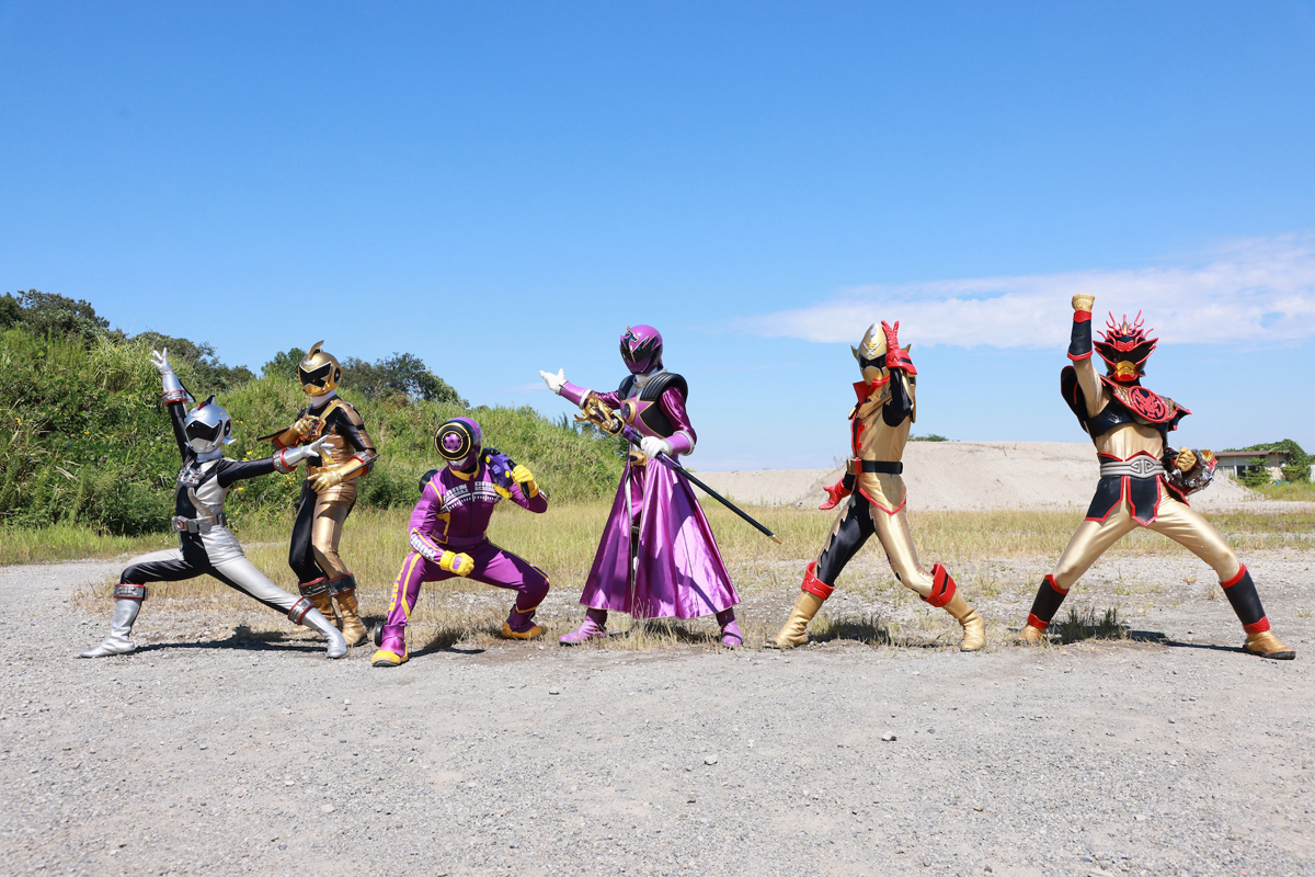More promo photos have been released for the 'Bakuage Sentai
