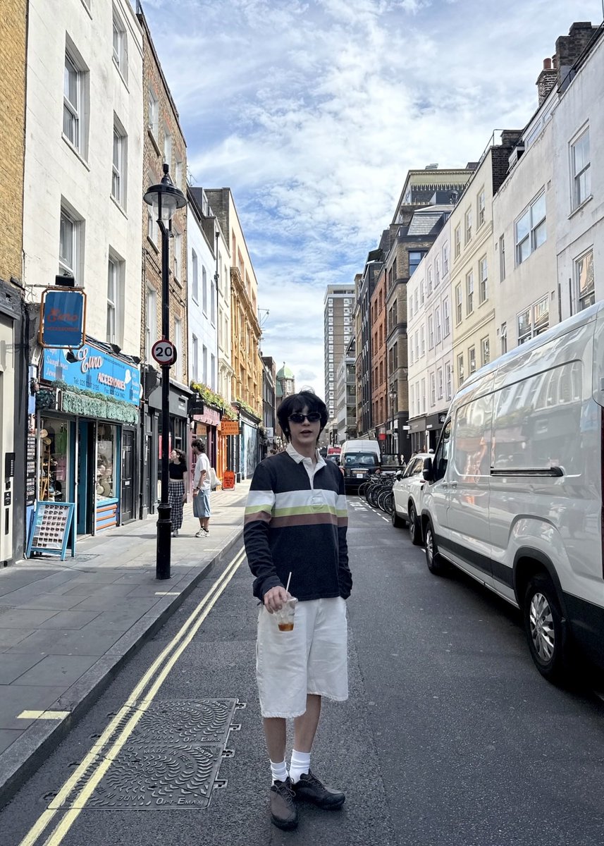 yeolmeissa's tweet image. thats boyfriend 🥹🥹🥹🥹