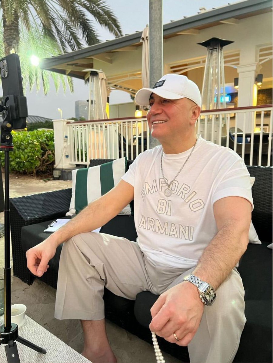 Yüce ALLAH, devleti milleti soyanların ömründen alsın, sana versin REİS. (Amin)

@Sedat_PEKER