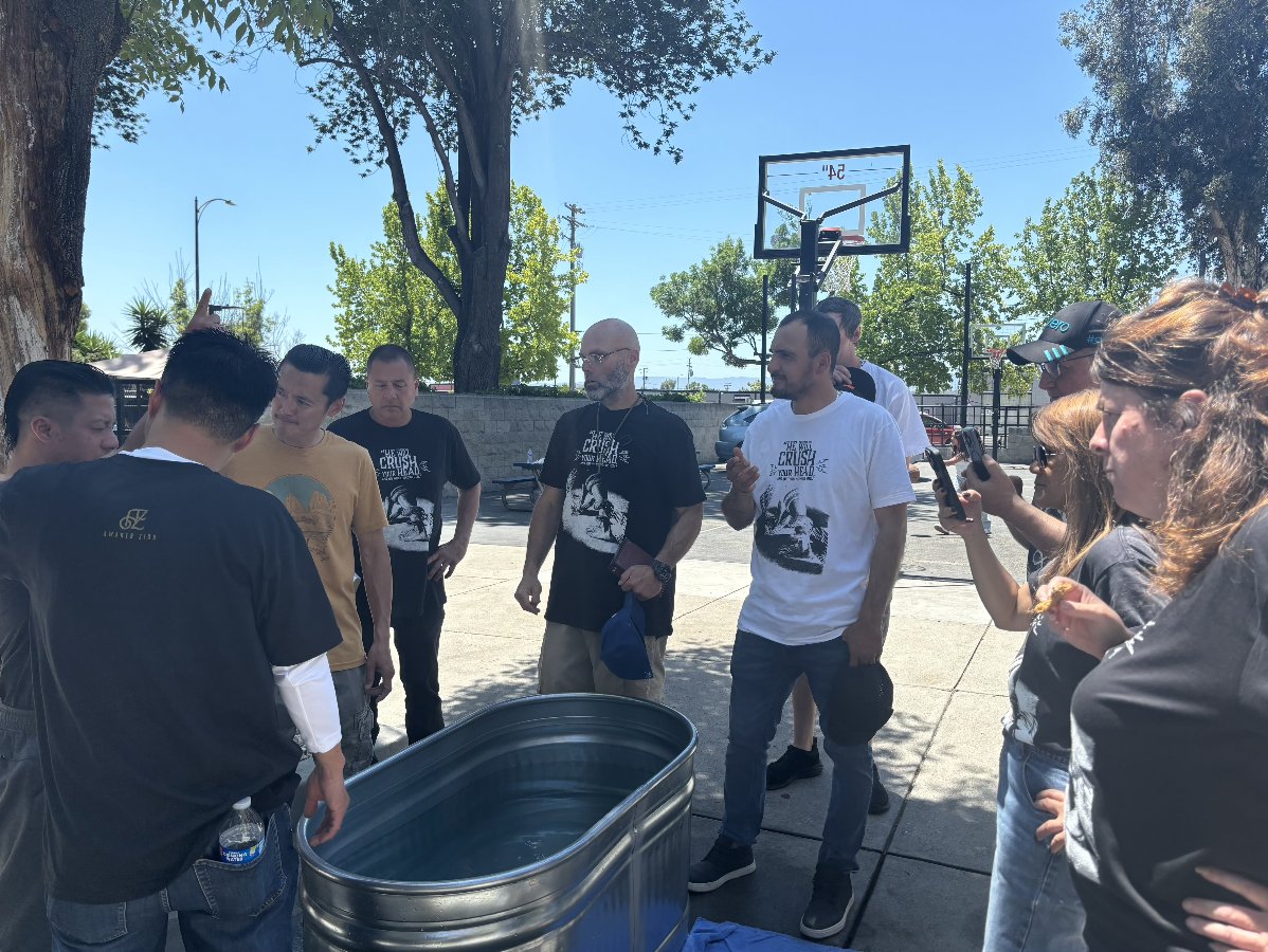 ☀️ We baptized several men from our CityTeam San Jose Men’s program alongside Awaken Zion California! They spoke words of life and encouragement to the men as they participated in the symbolic transformative ceremony of water baptism.

❣️We are so proud of the men taking a
