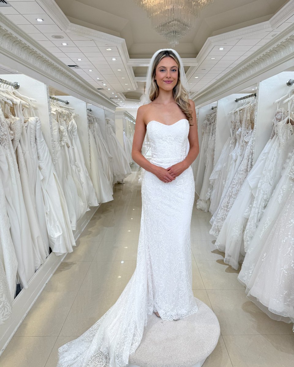 Shop gorgeous fitted looks this weekend!🤩 Don't miss out on working with our master stylists!✨ #castlecouture #castlecouturebride