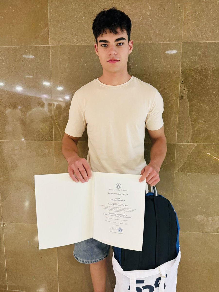 Nuestro alumno Jaime García Cardona ha obtenido una de las 100 primeras calificaciones PAU.
Este resultado es el premio al esfuerzo y al trabajo bien hecho.
¡Enhorabuena!

#unmundofelizempiezaporti