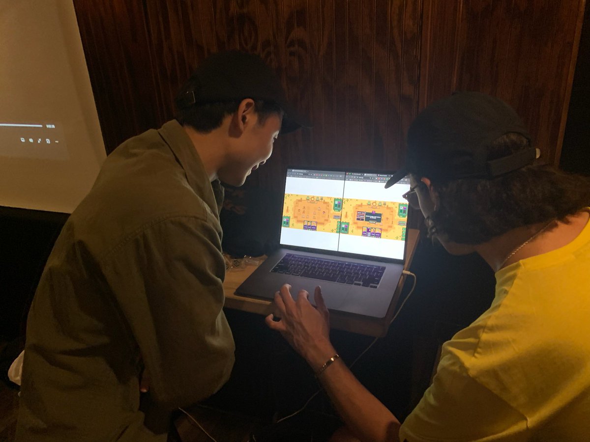 TheRealGapper's tweet image. Thank you to everyone who came out to the first Solstice Showdown yesterday!

Loved all the games showcased from: 

@GalacticGeckoSG
@OwnersClubGG
@_portals_ 
@PlaySoulGate 

With huge support from @WalletV_io, @SagaMobileDAO, @GamingOnSolana_ and ofc @MonkeDAO / @SolsticeConf…