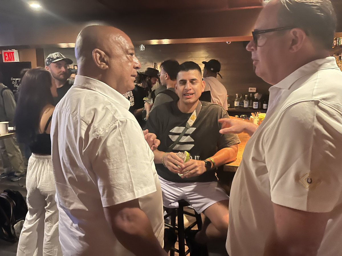 TheRealGapper's tweet image. Thank you to everyone who came out to the first Solstice Showdown yesterday!

Loved all the games showcased from: 

@GalacticGeckoSG
@OwnersClubGG
@_portals_ 
@PlaySoulGate 

With huge support from @WalletV_io, @SagaMobileDAO, @GamingOnSolana_ and ofc @MonkeDAO / @SolsticeConf…